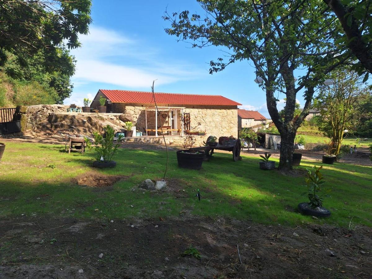 Casa Rústica Monte Aloia: Rehabilitated Rural Retreat with Natural Stream Apartment Tui Exterior photo